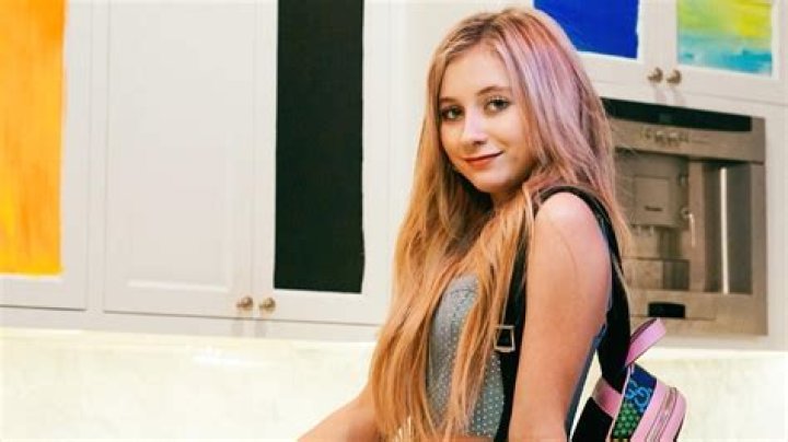 Elliana Walmsley Has a Dark Side in the Family, In One Way