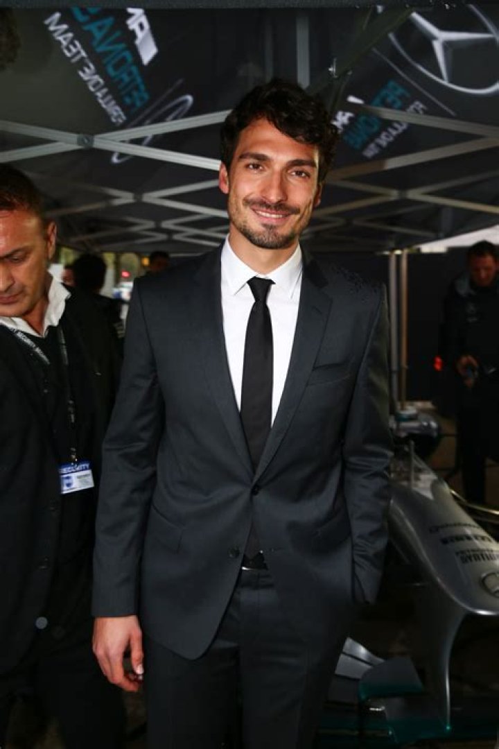 Mats Hummels Net Worth - Wiki, Age, Weight and Height, Relationships, Family, and More