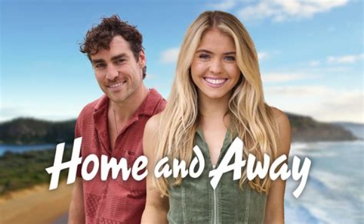 Who is Home and Away's Star, Eliza Scanlen Currently Dating ? Know About Her Love Life